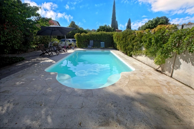 6 Bedroom(s) - 4 Bathroom(s) - 0 m² land for sale in Bouches-du-Rhône, Provence-Alpes-Côte-d'Azur, France - FrenchPropertyPortal.com Village house 208 m² with pool in Puy-Sainte-Réparade for sale for 675,000€ in Bouches-du-Rhône, Provence-Alpes-Côte-d'Azur
