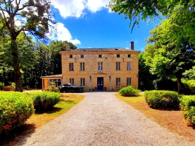 7 Bedroom(s) - 4 Bathroom(s) - 13,290m² land for sale in Dordogne, Aquitaine, France - FrenchPropertyPortal.com Superb 18th century manor house for sale for 850,000€ in Dordogne, Aquitaine