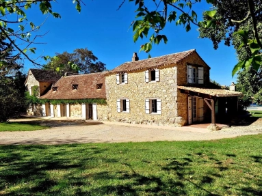 5 Bedroom(s) - 4 Bathroom(s) - 20,367m² land for sale in Dordogne, Aquitaine, France - FrenchPropertyPortal.com Traditional farmhouse with swimming pool and terraces for sale for 756,840€ in Dordogne, Aquitaine