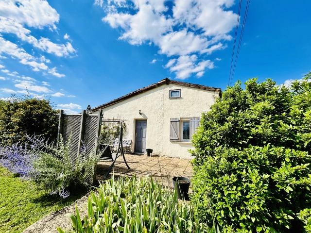 Character 3 bed stone cottage with countryside views for sale for 119,900&euro; in Lot-et-Garonne, Aquitaine