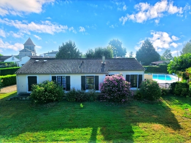 4 Bedroom(s) - 3 Bathroom(s) - 1,788m² land for sale in Dordogne, Aquitaine, France - FrenchPropertyPortal.com Immaculately presented 3-4 bedroom village home with pool for sale for 249,000€ in Dordogne, Aquitaine