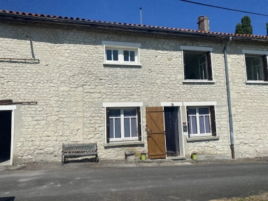 3 Bedroom(s) - 2 Bathroom(s) - 322m² land for sale in Charente, Poitou-Charentes, France - FrenchPropertyPortal.com 3 Bedroom house with lovely views and potential for sale for 93,500€ in Charente, Poitou-Charentes