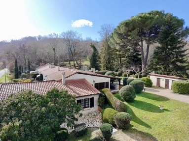Three Stone Houses for sale for 200,000&euro; in Gironde, Aquitaine