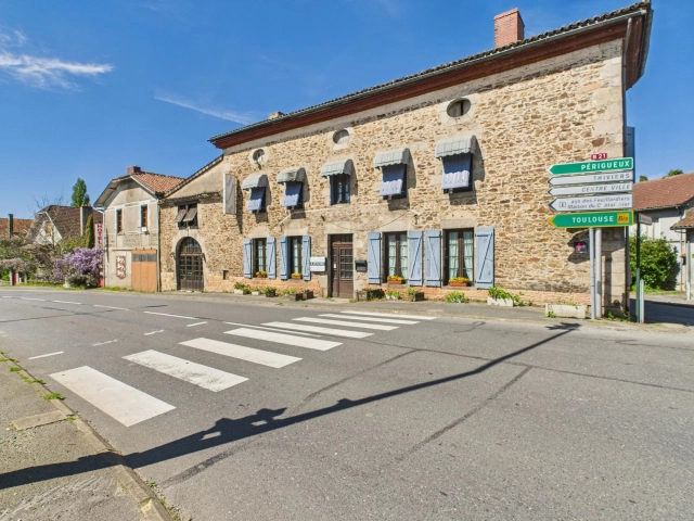 10 Bedroom(s) - 7 Bathroom(s) - 815m² land for sale in Haute-Vienne, Limousin, France - FrenchPropertyPortal.com Historic Auberge with Exceptional Potential in a Prime Location for sale for 195,950€ in Haute-Vienne, Limousin