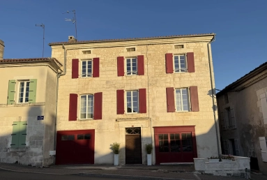 Exceptional property with tourism potential in the heart of Mareuil-en-Périgord for sale for 376,000&euro; in Dordogne, Aquitaine
