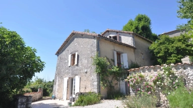 Charming renovated old house - exceptional view for sale for 237,540&euro; in Charente, Poitou-Charentes