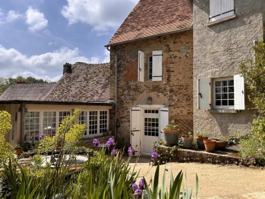 Spacious family home in one of the most beautiful towns in France for sale for 267,500&euro; in Indre, Centre
