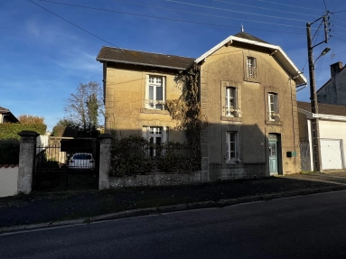 Imposing detached house in centre of the lively town for renovation for sale for 75,000&euro; in Haute-Vienne, Limousin