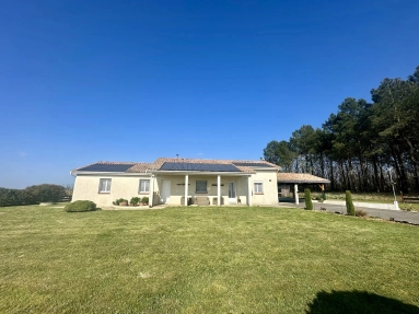 3 Bedroom(s) - 1 Bathroom(s) - 10,104m² land for sale in Lot-et-Garonne, Aquitaine, France - FrenchPropertyPortal.com 3-bed house with panoramic views close to Eymet for sale for 279,000€ in Lot-et-Garonne, Aquitaine