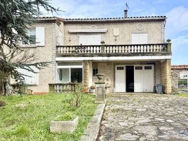 3 Bedroom(s) - 1 Bathroom(s) - 800m² land for sale in Aude, Languedoc-Roussillon, France - FrenchPropertyPortal.com Mediterranean House in Carcassonne, Ideal for Families with Pool and Garden for sale for 280,000€ in Aude, Languedoc-Roussillon
