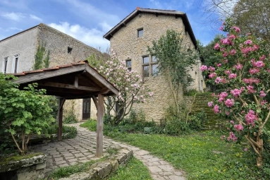 3 Bedroom(s) - 3 Bathroom(s) - 383m² land for sale in Gironde, Aquitaine, France - FrenchPropertyPortal.com Charming 17th-Century Stone House with Garden and Panoramic Views – Near Bordeaux for sale for 333,900€ in Gironde, Aquitaine
