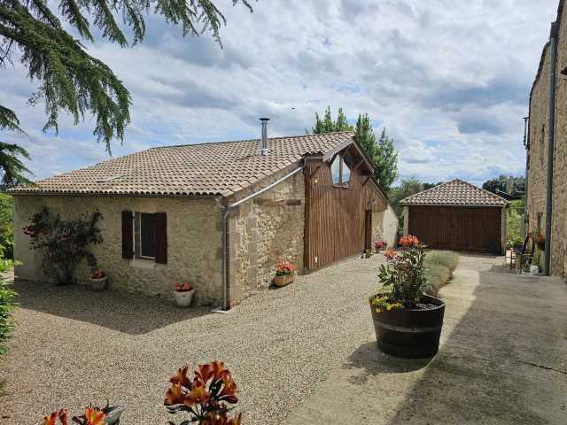 3 properties and swimming pool for sale for 455,800&euro; in Lot-et-Garonne, Aquitaine