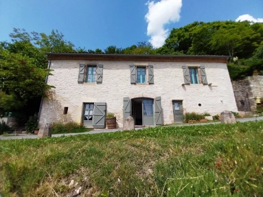 Renovated Village House + Apartment for sale for 299,000&euro; in Tarn, Midi-Pyrénées