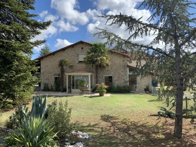Renovated farmhouse with separate cottages for sale for 645,000&euro; in Dordogne, Aquitaine