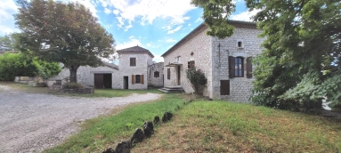Stone house with barn, dovecote and open views for sale for 299,000&euro; in Tarn-et-Garonne, Midi-Pyrénées
