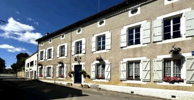 Large property with 8 en suite bedrooms, just 5 mins from picturesque village of Nanteuil en Vallée for sale for 360,000&euro; in Charente, Poitou-Charentes