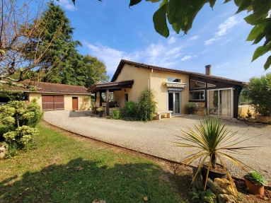 4 Bedroom(s) - 2 Bathroom(s) - 5,036m² land for sale in Dordogne, Aquitaine, France - FrenchPropertyPortal.com Lovely open-plan home set in gorgeous gardens for sale for 328,600€ in Dordogne, Aquitaine