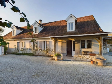 8 Bedroom(s) - 4 Bathroom(s) - 3,028m² land for sale in Dordogne, Aquitaine, France - FrenchPropertyPortal.com Perigourdine farmhouse dating from 1848 with two other houses offering income potential for sale for 399,000€ in Dordogne, Aquitaine
