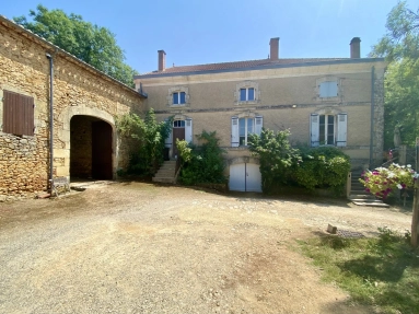 Elegant manor house with guest cottage and outbuildings in peaceful setting for sale for 449,000&euro; in Lot-et-Garonne, Aquitaine