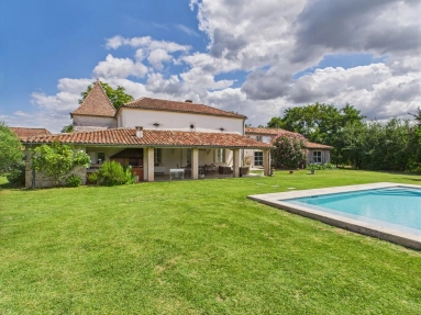 6 Bedroom(s) - 3 Bathroom(s) - 9,026m² land for sale in Lot-et-Garonne, Aquitaine, France - FrenchPropertyPortal.com Stunning Architect-Designed Home Near the Riverside Town of Fongrave for sale for 795,000€ in Lot-et-Garonne, Aquitaine