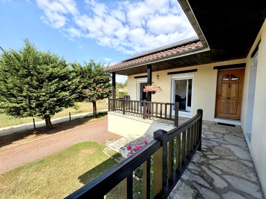 Light-Filled Conservatory at the Heart of a Family Home for sale for 288,900&euro; in Dordogne, Aquitaine