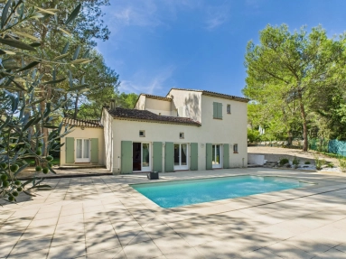 Beautiful Family Home in the Prestigious Pont Royal Golf Estate for sale for 850,000&euro; in Bouches-du-Rhône, Provence-Alpes-Côte-d'Azur