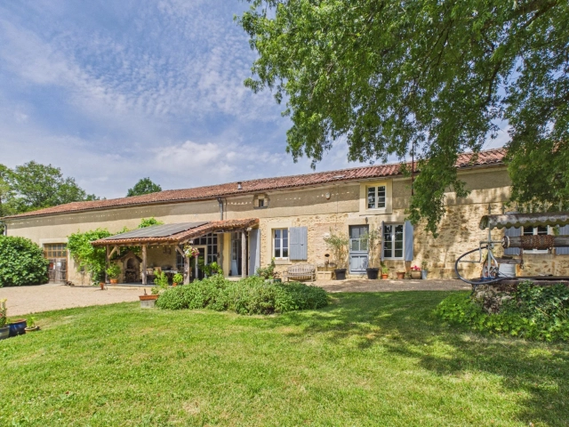 A Peaceful Stone Retreat in Nature with Spectacular Pool and No Neighbours for sale for 530,000&euro; in Charente, Poitou-Charentes