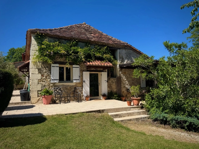 3 Bedroom(s) - 2 Bathroom(s) - 2,523m² land for sale in Dordogne, Aquitaine, France - FrenchPropertyPortal.com Village charm with countryside views for sale for 265,000€ in Dordogne, Aquitaine