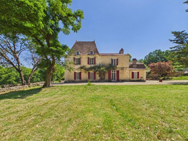 8 Bedroom(s) - 5 Bathroom(s) - 78,208m² land for sale in Dordogne, Aquitaine, France - FrenchPropertyPortal.com Elegant 17th-Century Country Estate in the Heart of the Périgord for sale for 797,900€ in Dordogne, Aquitaine