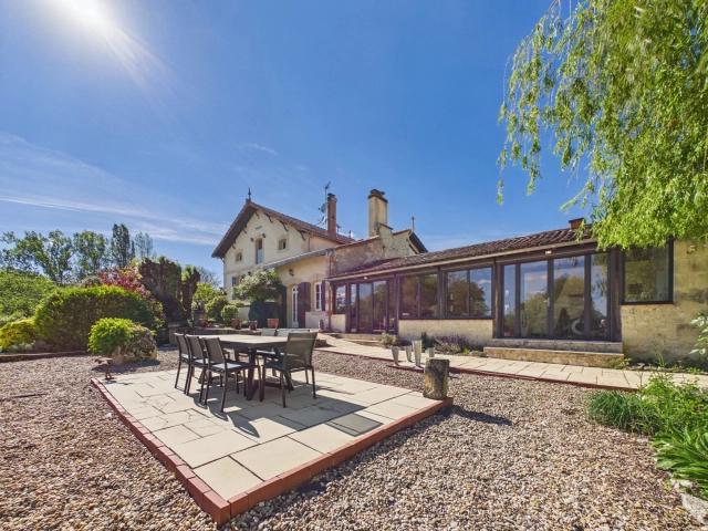 4 Bedroom(s) - 4 Bathroom(s) - 12,798m² land for sale in Dordogne, Aquitaine, France - FrenchPropertyPortal.com Peaceful Countryside Retreat with Pool, Private Lake & Paddock for sale for 675,000€ in Dordogne, Aquitaine