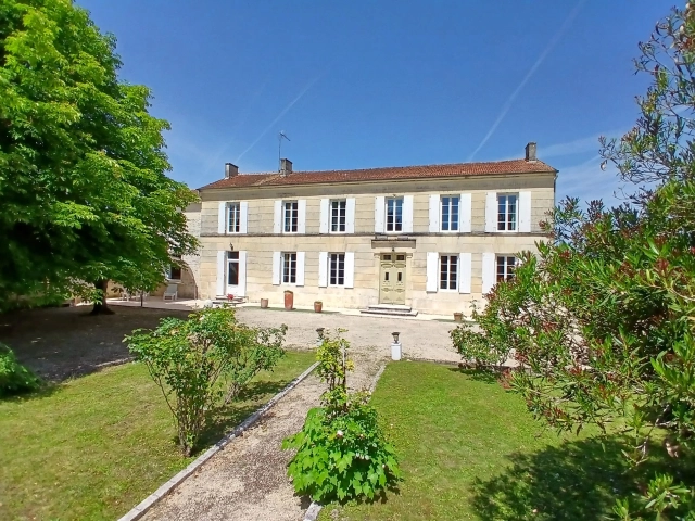 Charming Charentaise home set in beautiful grounds with large outbuilding for sale for 449,950&euro; in Charente-Maritime, Poitou-Charentes