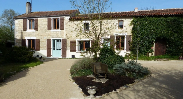 5 Bedroom(s) - 2 Bathroom(s) - 2,401m² land for sale in Charente, Poitou-Charentes, France - FrenchPropertyPortal.com Spacious village house with large garden and parking for sale for 203,040€ in Charente, Poitou-Charentes