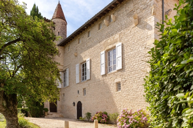 Magnificent 16th-Century Fortified Château Near Albi for sale for 990,000&euro; in Tarn, Midi-Pyrénées