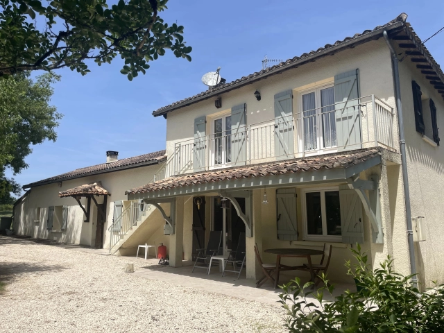 3 Bedroom(s) - 3 Bathroom(s) - 3,000m² land for sale in Lot-et-Garonne, Aquitaine, France - FrenchPropertyPortal.com 3-bed house in a quiet location with a studio apartment for sale for 270,000€ in Lot-et-Garonne, Aquitaine