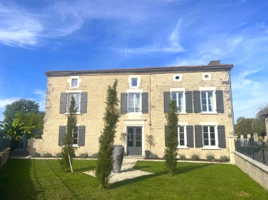 Fabulous Four-Bedroom Village House for sale for 275,000&euro; in Charente, Poitou-Charentes