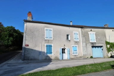 3 Bedroom(s) - 1 Bathroom(s) - 840m² land for sale in Charente, Poitou-Charentes, France - FrenchPropertyPortal.com Village property with garden for sale for 99,000€ in Charente, Poitou-Charentes