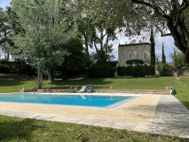 9 Bedroom(s) - 4 Bathroom(s) - 18,175m² land for sale in Vaucluse, Provence-Alpes-Côte-d\'Azur, France - FrenchPropertyPortal.com Characterful 18th-Century Bastide with Swimming Pool and Outbuildings in Cadenet for sale for 1,490,000€ in Vaucluse, Provence-Alpes-Côte-d\'Azur