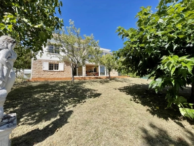 4 Bedroom(s) - 2 Bathroom(s) - 1,546m² land for sale in Lot-et-Garonne, Aquitaine, France - FrenchPropertyPortal.com House in the hills above Villeneuve sur lot for sale for 215,500€ in Lot-et-Garonne, Aquitaine