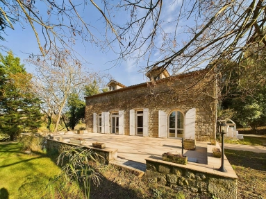 6 Bedroom(s) - 5 Bathroom(s) - 60,908m² land for sale in Lot-et-Garonne, Aquitaine, France - FrenchPropertyPortal.com Magnificent property with 3 guest houses and pool for sale for 795,000€ in Lot-et-Garonne, Aquitaine