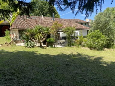 3 Bedroom(s) - 2 Bathroom(s) - 6,098m² land for sale in Charente, Poitou-Charentes, France - FrenchPropertyPortal.com 3 bed converted barn with stunning gardens and pool for sale for 230,000€ in Charente, Poitou-Charentes