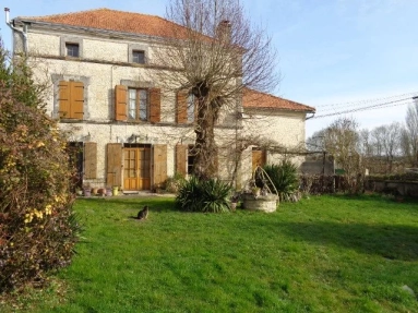 Characterful 4 bedroom village house to finish renovating for sale for 131,700&euro; in Charente, Poitou-Charentes