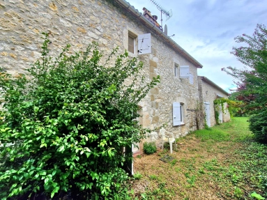4 Bedroom(s) - 2 Bathroom(s) - 4,986m² land for sale in Lot-et-Garonne, Aquitaine, France - FrenchPropertyPortal.com Charming stone farmhouse offering generous spaces and excellent potential for sale for 299,000€ in Lot-et-Garonne, Aquitaine