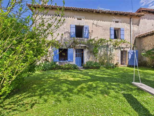 Pretty traditional house near to popular village for sale for 138,000&euro; in Dordogne, Aquitaine
