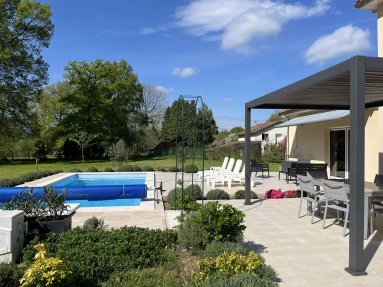 Fabulous family home with extensive garden and heated pool for sale for 371,000&euro; in Haute-Vienne, Limousin