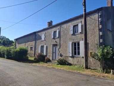 Charming good sized family home to update plus barn and other outbuildings for sale for 141,700&euro; in Haute-Vienne, Limousin
