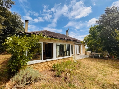 3-bed house with stunning views near Sarlat for sale for 294,250&euro; in Dordogne, Aquitaine