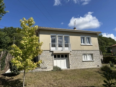 Charming 2-Bedroom Village House in Chalais, France for sale for 161,320&euro; in Charente, Poitou-Charentes