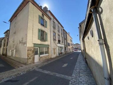 2 Bedroom(s) - 2 Bathroom(s) - 40m² land for sale in Haute-Vienne, Limousin, France - FrenchPropertyPortal.com Lovely townhouse in the centre of Le Dorat, walking distance from the shops for sale for 51,000€ in Haute-Vienne, Limousin