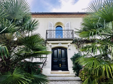 Spacious 8-bed Charentaise Home – Endless Potential for sale for 365,000&euro; in Charente, Poitou-Charentes