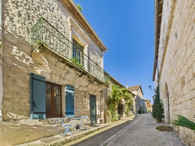 Charming village house in the heart of the bastide of Tournon d'Agenais for sale for 119,000&euro; in Lot-et-Garonne, Aquitaine